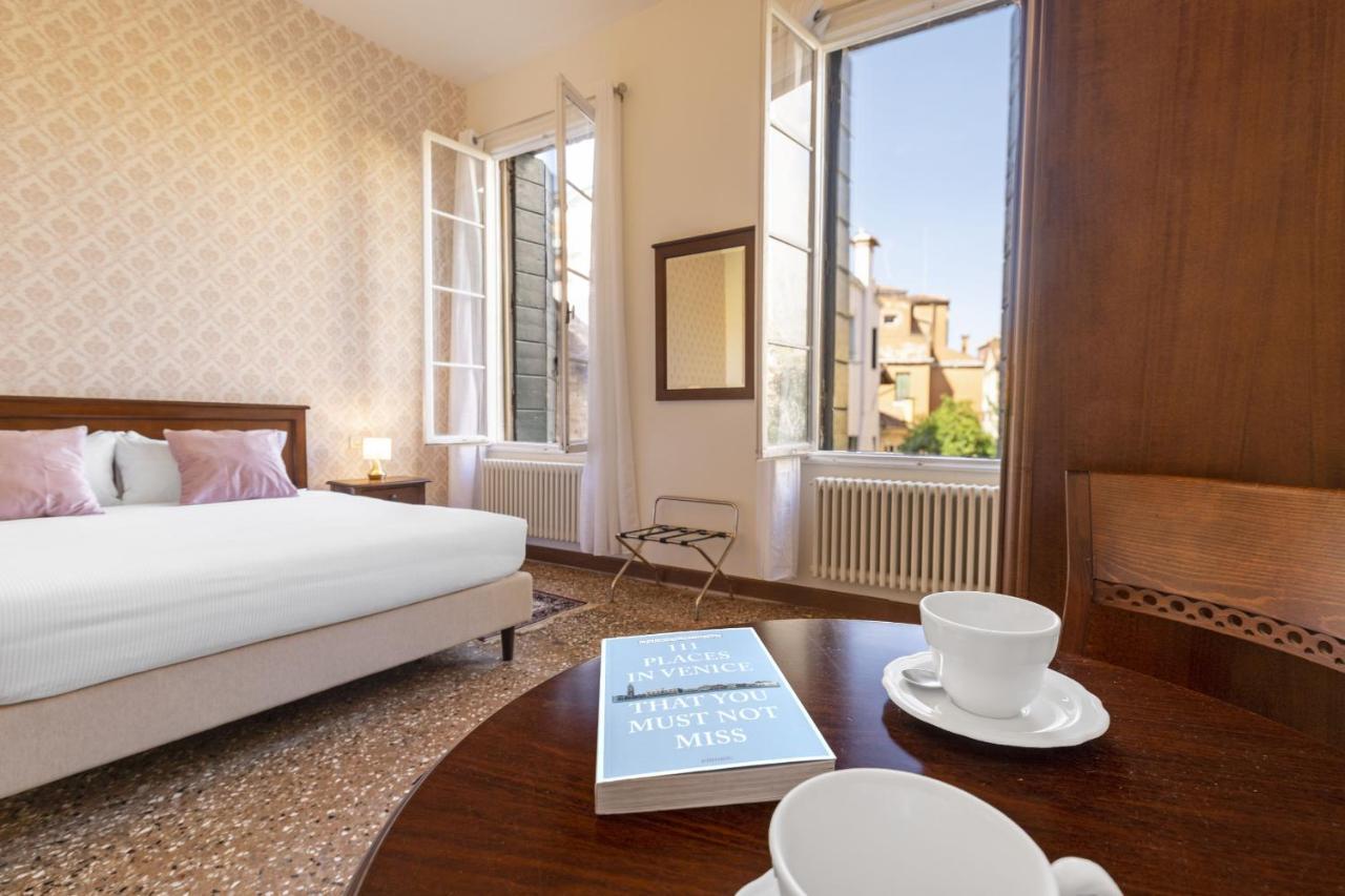 Residenza Centopietre - Dorsoduro By Wonderful Italy Venice Exterior photo